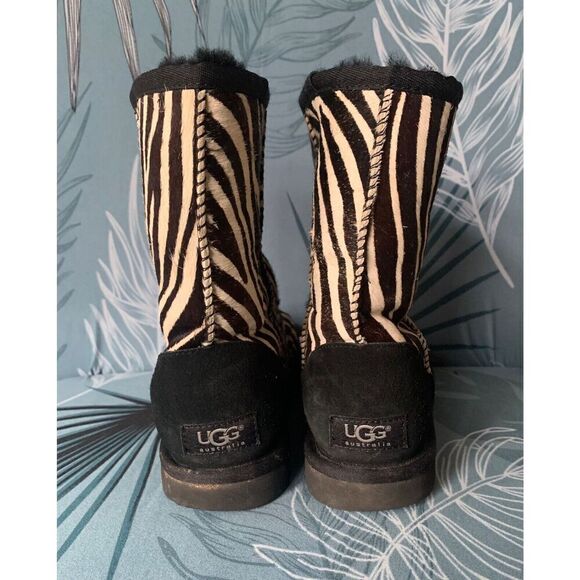 UGG Classic Short Exotic Zebra Print Shearling Sheepskin CALF HAIR Boots sz 6 - Picture 3 of 10